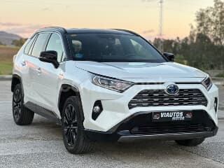 Toyota rav4 2.5l 220h style